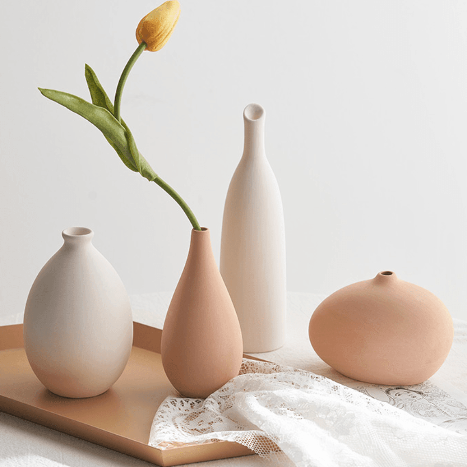 Neutrální keramické vázy